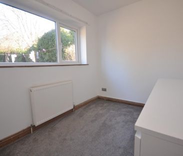 2 bedroom Flat To Let - Photo 5