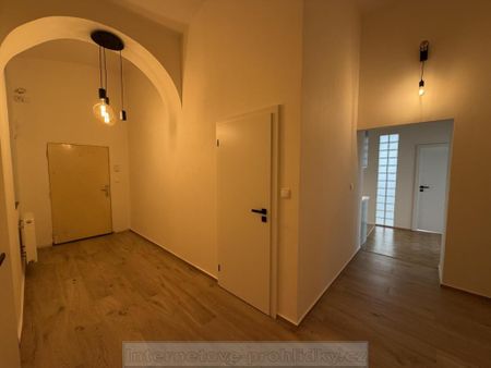 Pronájem bytu 2+1 71 m2 - Фото 2