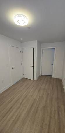 Brand New En Suite Bedroom for Rent in Vancouver - Photo 1