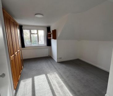 3 bedroom semi-detached bungalow to rent - Photo 3