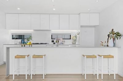 Sun-Drenched North-East Facing 3-Bedroom Plus Study Penthouse - Photo 3