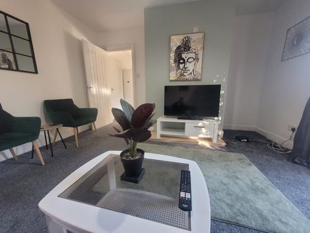 3 Bed End Terrace, Leeds, LS9 - Photo 2