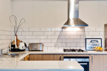 Modern Furnished Apartment in Prime Location – Lifestyle and Convenience Combined! - Photo 4