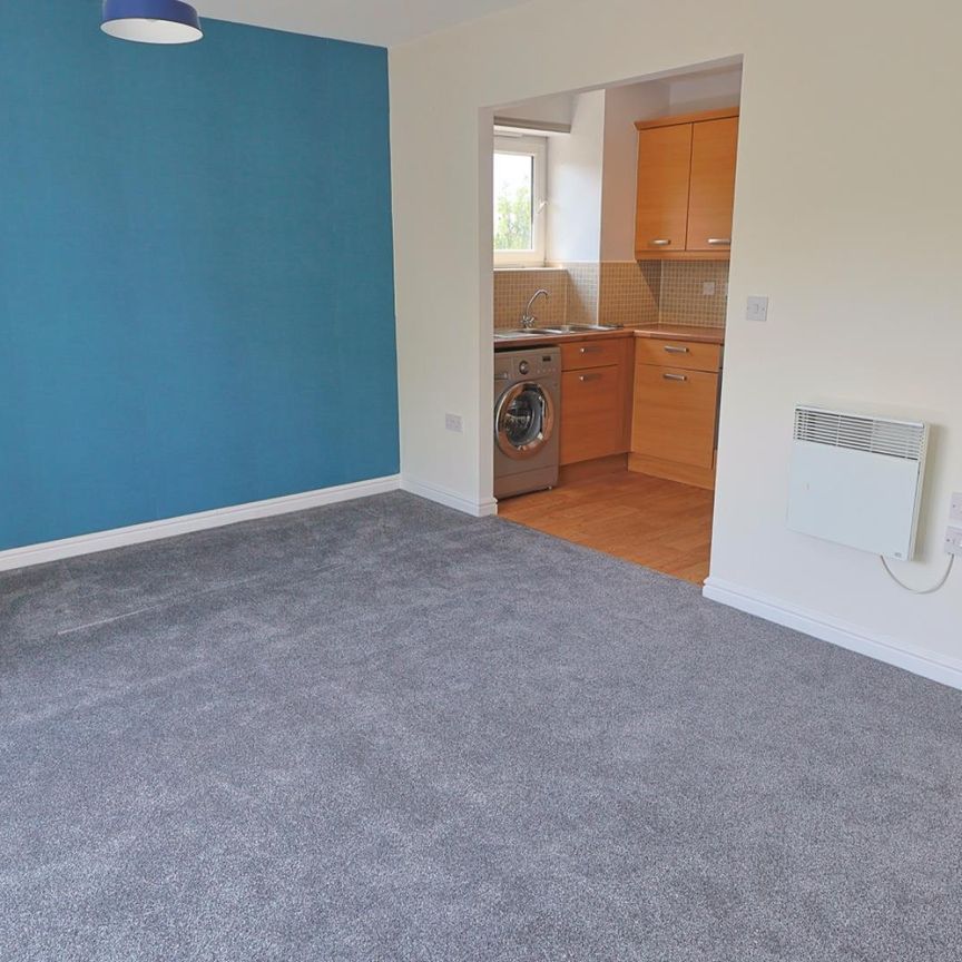 Philmont Court, Coventry - MODERN TOP FLOOR APARTMENT - Photo 1