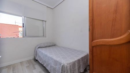 3-bedroom apartment for rent in Cabanyal-Canyamelar - Photo 3