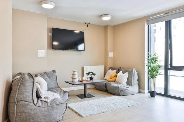 Studio to rent - Photo 1