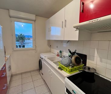 Location Appartement 2 pièces 49m² LA SEYNE SUR MER 83500 - Photo 5