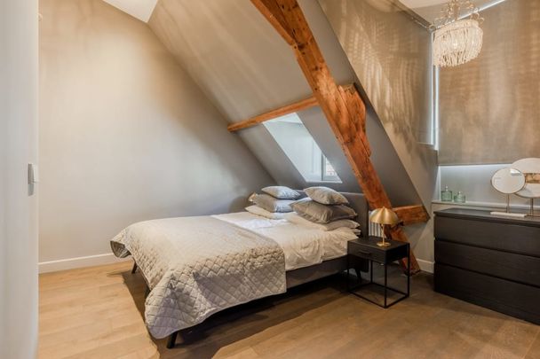 P.C. Hooftstraat | One Bed | Third Floor - Photo 1