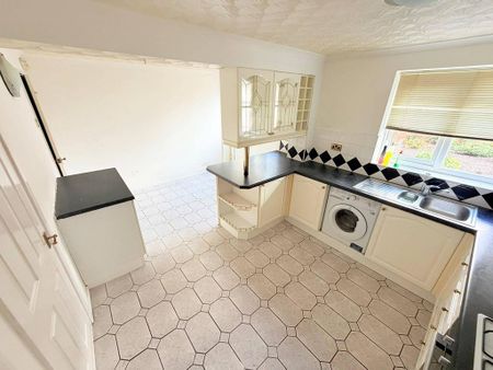 3 bedroom semi-detached house to rent - Photo 5