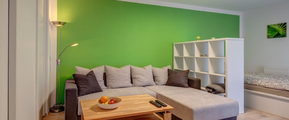 Near Goetheplatz: newly furnished 1.5-room period apartment - Foto 1