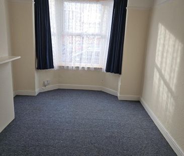 105 Kingsland Avenue, Coventry - Photo 1