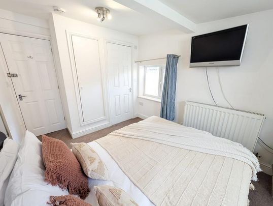 1 bedroom in a house share to rent - Photo 1