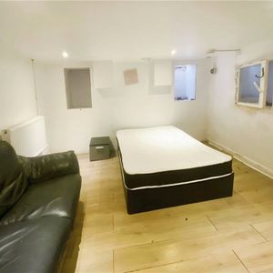 Recreation Road, Guildford, Surrey, GU1 1HP - Photo 2