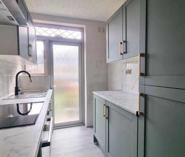 2 bedroom semi-detached house to rent - Photo 6