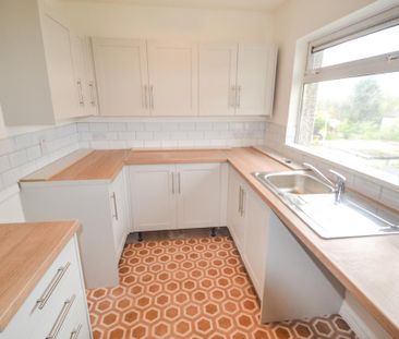 3 bedroom flat to rent - Photo 4