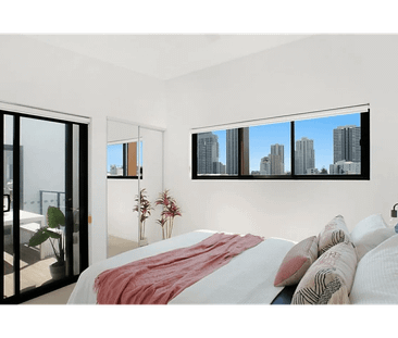 Modern Broadbeach Apartment-opposite Pacific Fair - Photo 2