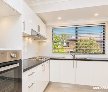 Spacious Three-Bedroom Villa in Prime Castle Hill Location - Photo 3