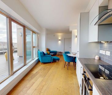 2 bedroom flat to rent - Photo 2