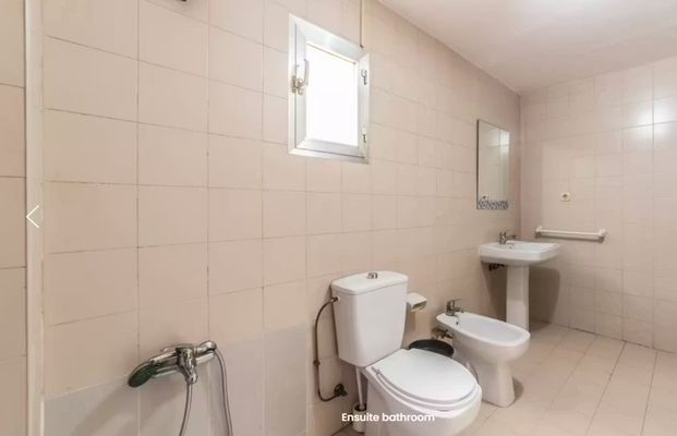 Plaça del Dramaturg Faust Hdez. Casajuana, Valencia, Valencian Community 46003 - Photo 1