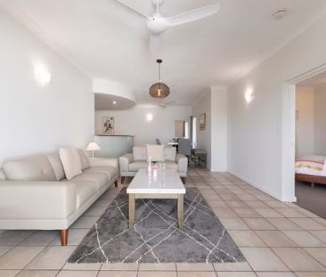 ELEVATED LIVING IN LARRAKEYAH - STUNNING 3 BEDROOM PENTHOUSE - Photo 1