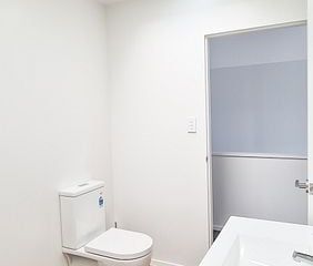 Modern Townhouse in Central City with Garage - Photo 4