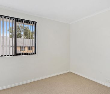 28/1 Mariners Cove Drive, Dudley Park. - Photo 3