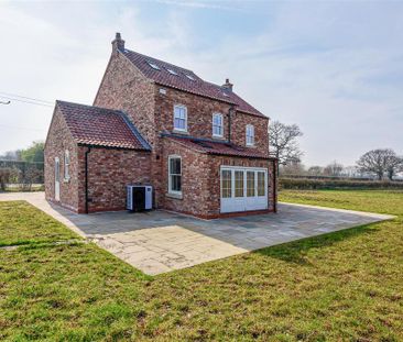 4 bedroom detached house to rent - Photo 3