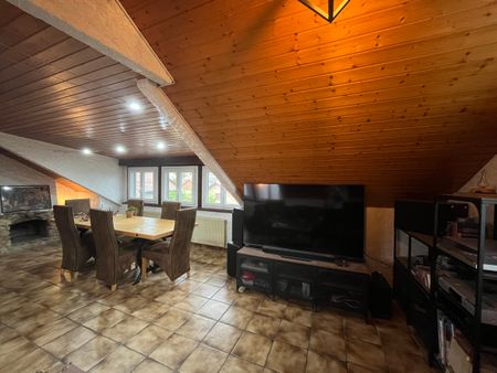 Appartement de 4 pièces dans les combles - Photo 2