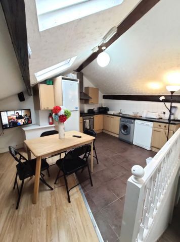 6 bedroom flat to rent - Photo 5