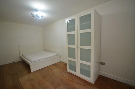 4 bedroom terraced house to rent - Photo 3