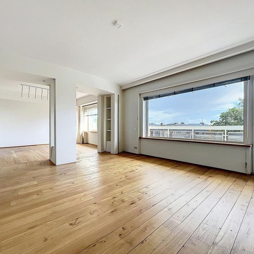 Messidor: Beautiful renovated 2 bd apartment + terrace - Photo 1
