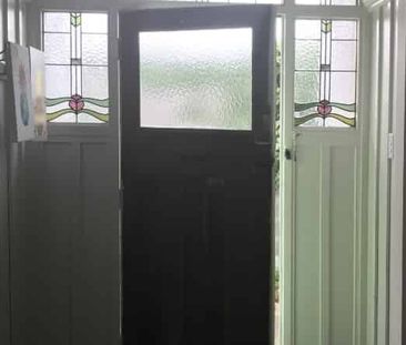 3 bedroom family home with expansive grounds - Photo 5