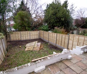 Student house on St Lukes Road - SEE VIDEO TOUR - Photo 6