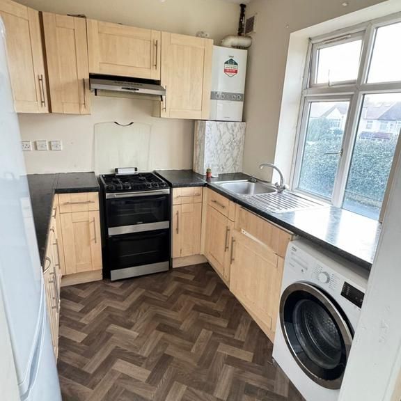 2 bedroom flat to rent - Photo 1