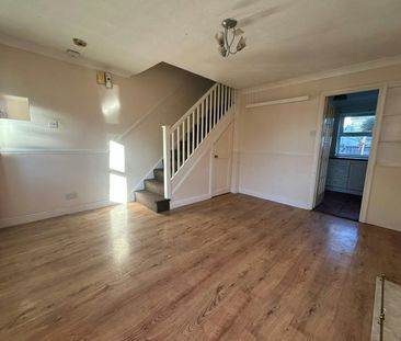 Terraced House to rent on - Photo 5