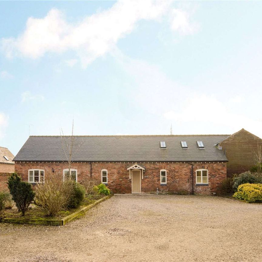 Modern, open-plan three bed / three bath barn conversion between Tarporley and Chester, with excellent standard of finish, double height living area and front and rear gardens - Photo 1