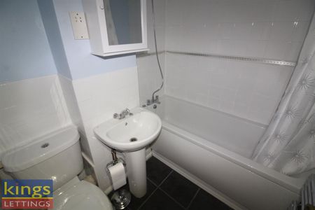 1 Bedroom Maisonette To Let - Photo 5