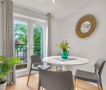 3 bedroom flat to rent - Photo 2
