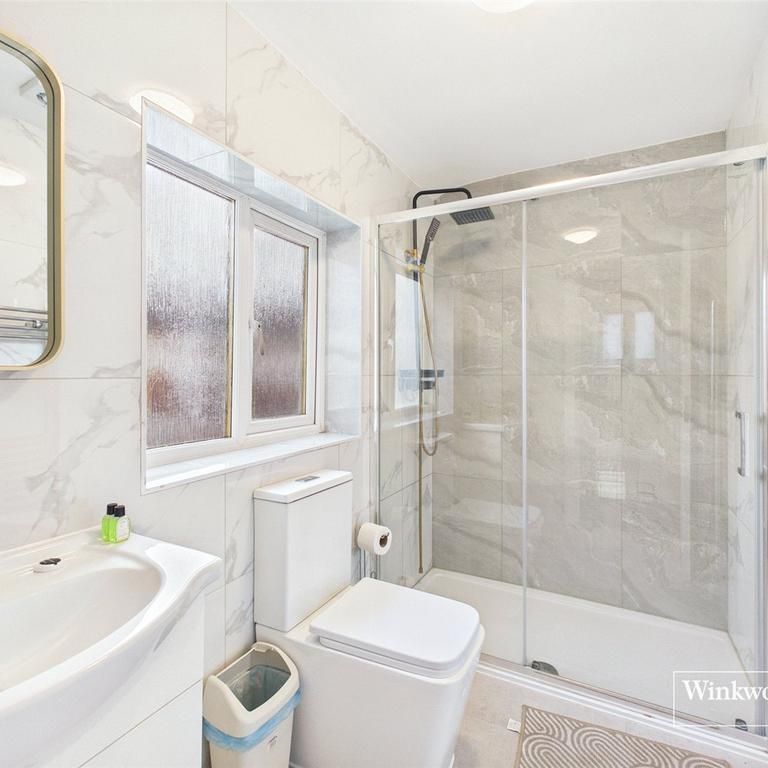 4 bedroom detached house to rent - Photo 1