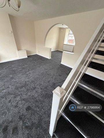 2 bedroom terraced house to rent - Photo 3