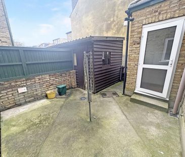 2 bedroom maisonette to rent - Photo 6