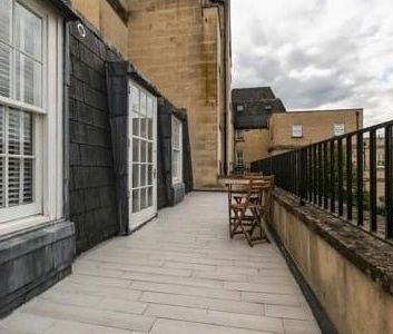 2 Bed Flat, Kings Road, RG1 - Photo 1