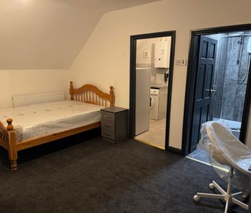1 Bed Flat, Burley St, LS3 - Photo 3