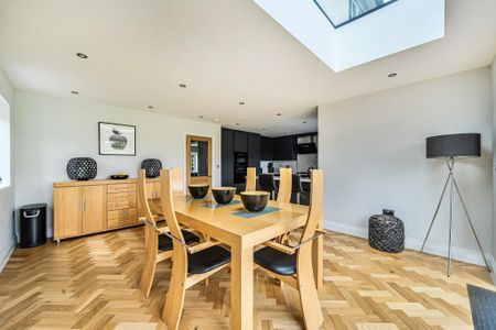 4 bedroom detached house to rent - Photo 4