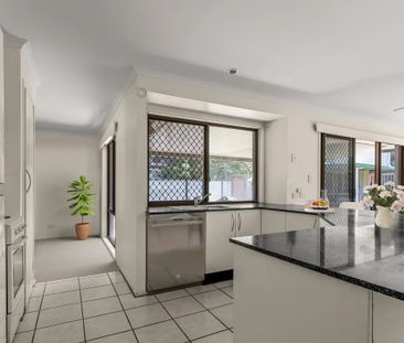 Spacious Family Home with Double-Storey Shed in Jindalee! - Photo 5