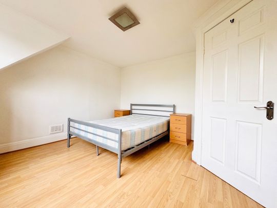 1 Bed Flat, Blenheim Gardens, NW2 - Photo 1