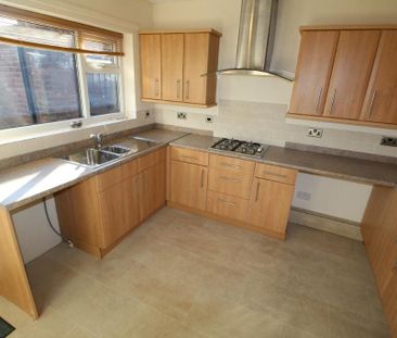 3 bedroom detached house to rent - Photo 4