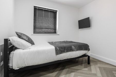 6 bedroom house to rent - Photo 3