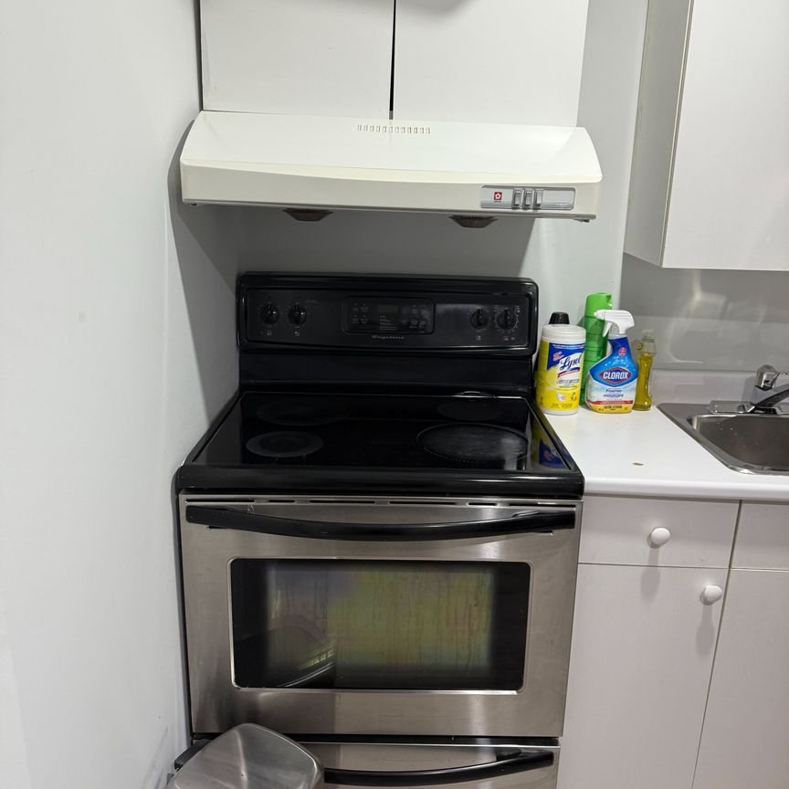 For Lease - 858 Khan Crescent Unit# Bsmt, Mississauga, Ontario - Photo 1