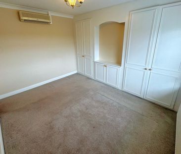 Ray Road, West Molesey, Surrey, KT8 - Photo 2